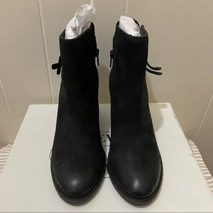 ❌SOLD❌ STEVE MADDEN Ryatt Booties in Black Nubuck Leather